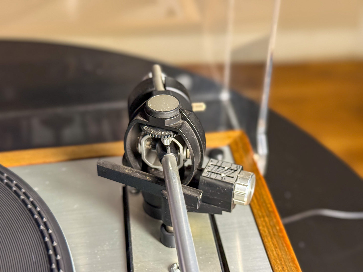 Thorens TD-160 tonearm and headshell close-up in excellent condition