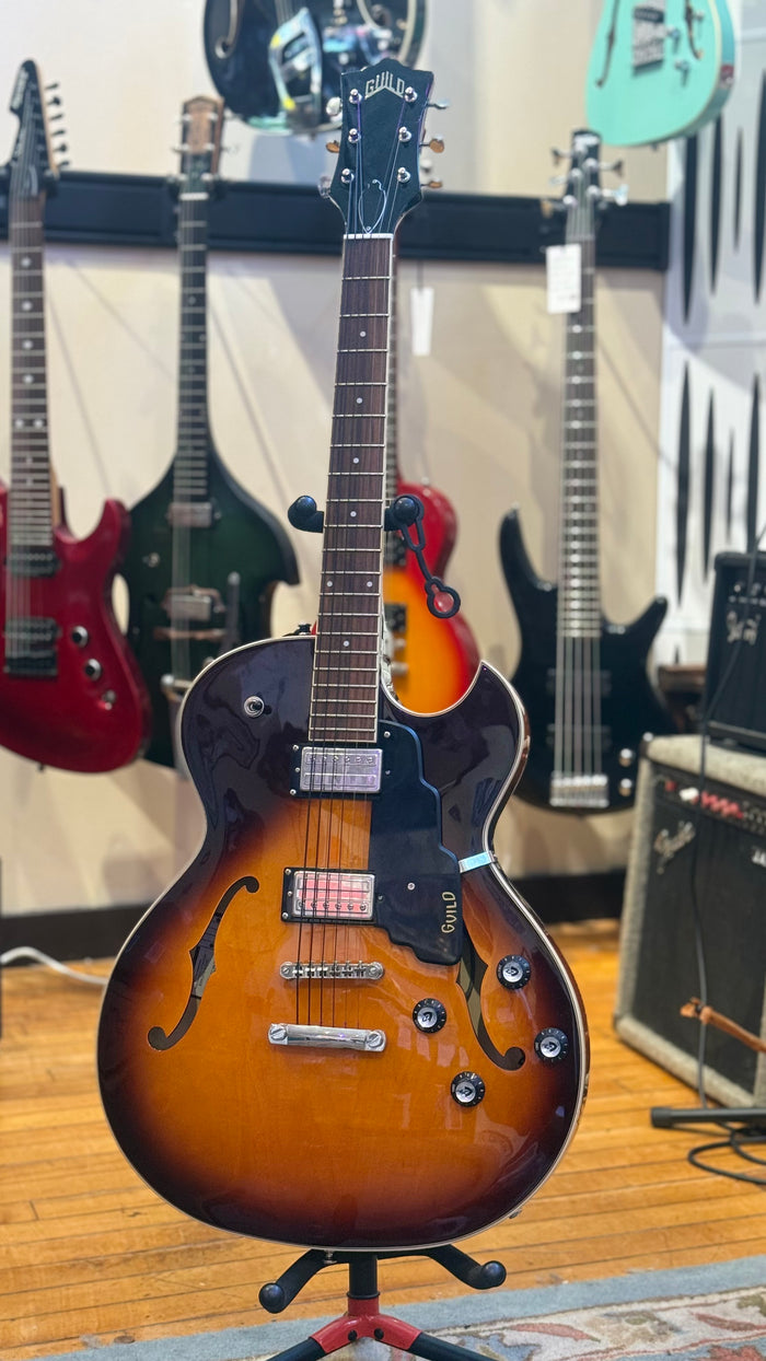 Guild Starfire I SC in Antique Burst, full front view